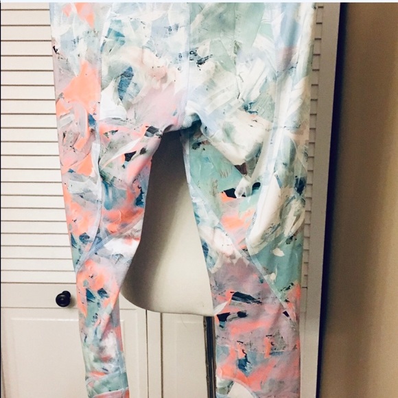 EUC Lululemon Run Inspire Crop II Brushed Illusion - Picture 5 of 8